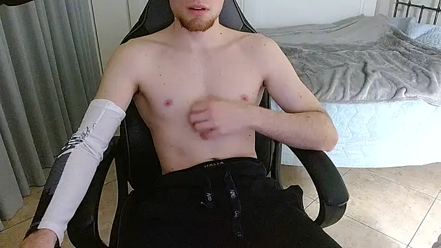 FitGuyDream online show from November 2, 11:20 pm