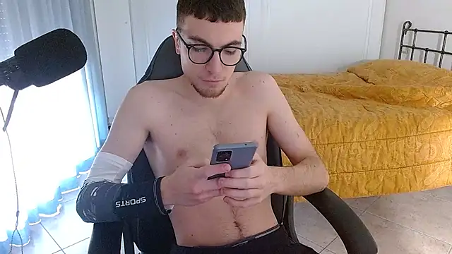 FitGuyDream online show from December 31, 10:58 am