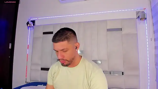 Jacoob19  online show from November 7, 1:03 pm