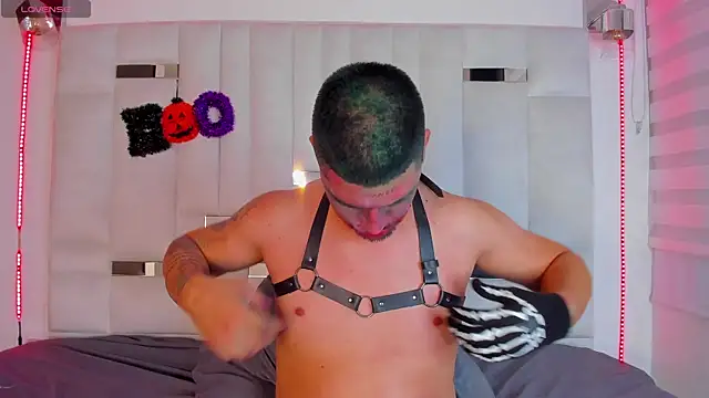 Jacoob19  online show from October 31, 10:02 pm