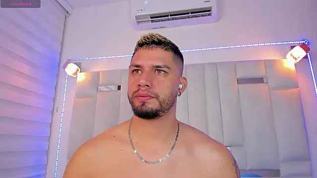 Jacoob19  online show from January 14, 1:06 pm