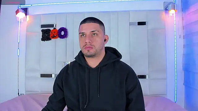 Jacoob19  online show from October 19, 3:44 am