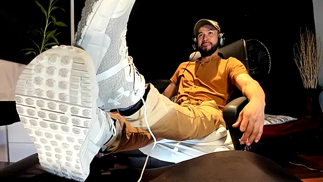 alessandro wye online show from November 2, 3:11 am