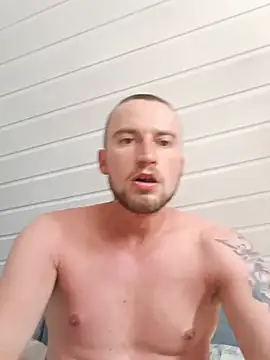 wariacik0024 online show from August 3, 12:22 pm