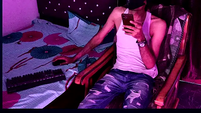 Snapshot of Habibi_big_b chatting on September 17, 6:31 pm Habibi big b online show from September 17, 6:31 pm
