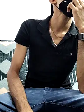 Snapshot of Habibi_big_b chatting on March 18, 5:55 pm Habibi big b online show from March 18, 5:55 pm