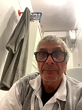 4n4l1zz4m1 online show from January 9, 4:23 pm