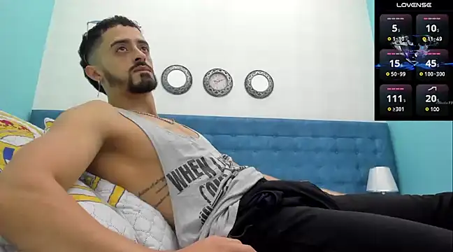 Snapshot of MAXIMUS_MASTE3 chatting on December 11, 12:38 pm MAXIMUS MASTE3 online show from December 11, 12:38 pm