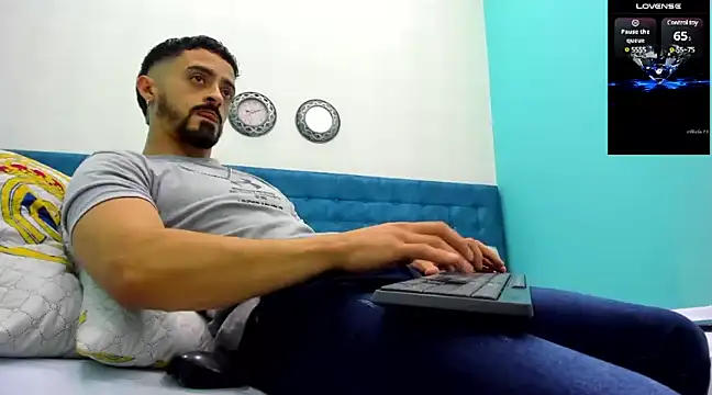 Snapshot of MAXIMUS_MASTE3 chatting on December 22, 3:00 am MAXIMUS MASTE3 online show from December 22, 3:00 am