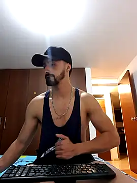 Snapshot of MAXIMUS_MASTE3 chatting on February 9, 12:51 am MAXIMUS MASTE3 online show from February 9, 12:51 am