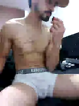 Snapshot of MAXIMUS_MASTE3 chatting on February 17, 5:58 am MAXIMUS MASTE3 online show from February 17, 5:58 am