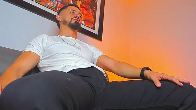 Snapshot of MAXIMUS_MASTE3 chatting on September 30, 11:19 pm MAXIMUS MASTE3 online show from September 30, 11:19 pm