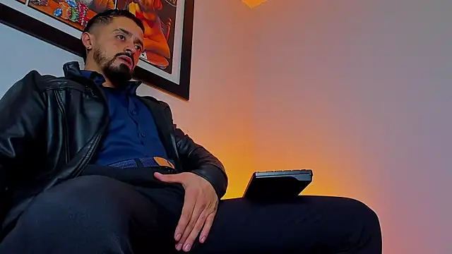 Snapshot of MAXIMUS_MASTE3 chatting on September 10, 7:45 pm MAXIMUS MASTE3 online show from September 10, 7:45 pm