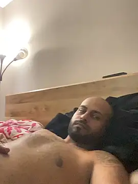 islandvybee55 online show from April 2, 4:26 pm