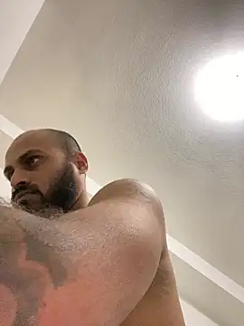 islandvybee55 online show from January 30, 1:11 am