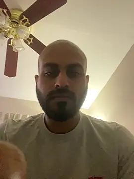 islandvybee55 online show from April 15, 12:05 pm