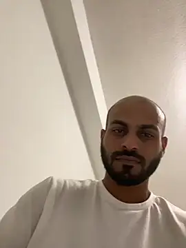 islandvybee55 online show from December 14, 10:39 pm