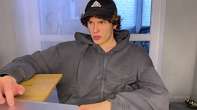 alyx garden online show from April 25, 3:09 pm