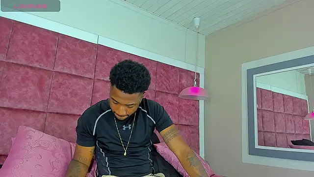 Snapshot of Drake_Nassir4 chatting on January 6, 9:00 pm Drake Nassir4 online show from January 6, 9:00 pm