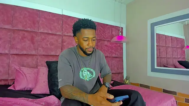 Snapshot of Drake_Nassir4 chatting on December 28, 5:35 pm Drake Nassir4 online show from December 28, 5:35 pm