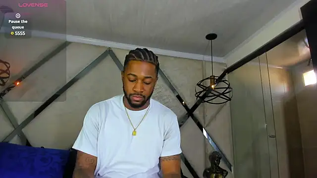 Snapshot of Drake_Nassir4 chatting on January 14, 4:40 pm Drake Nassir4 online show from January 14, 4:40 pm