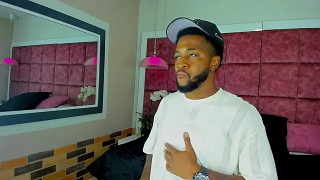 Snapshot of Drake_Nassir4 chatting on December 9, 12:01 am Drake Nassir4 online show from December 9, 12:01 am