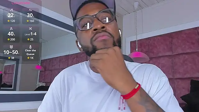 Snapshot of Drake_Nassir4 chatting on September 23, 4:01 am Drake Nassir4 online show from September 23, 4:01 am