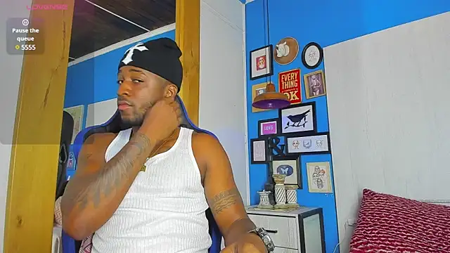 Snapshot of Drake_Nassir4 chatting on March 16, 3:47 am Drake Nassir4 online show from March 16, 3:47 am