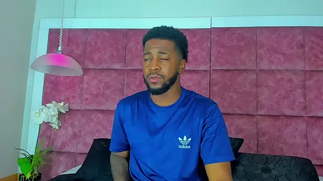 Snapshot of Drake_Nassir4 chatting on December 17, 5:04 pm Drake Nassir4 online show from December 17, 5:04 pm