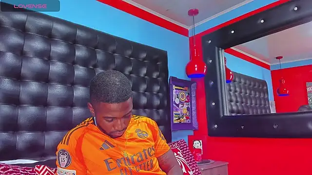 Snapshot of Drake_Nassir4 chatting on March 12, 9:13 pm Drake Nassir4 online show from March 12, 9:13 pm
