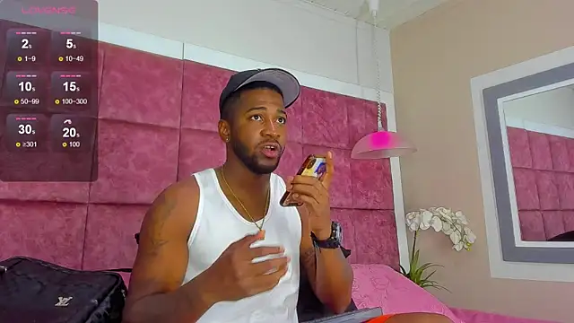Snapshot of Drake_Nassir4 chatting on March 18, 8:59 pm Drake Nassir4 online show from March 18, 8:59 pm