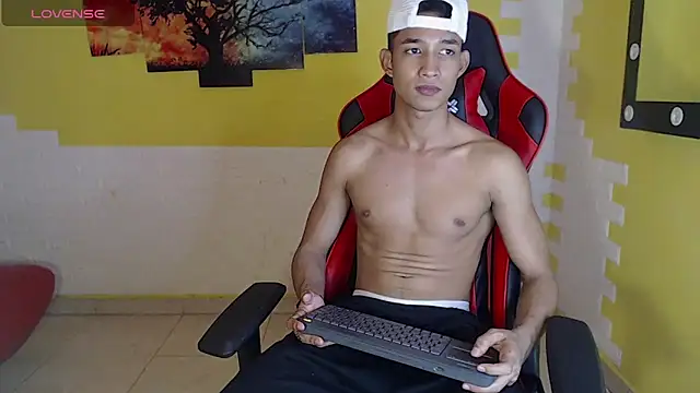 Snapshot of jose_sexycumm chatting on December 9, 9:44 pm jose sexycumm online show from December 9, 9:44 pm