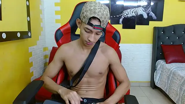 Snapshot of jose_sexycumm chatting on October 6, 8:13 pm jose sexycumm online show from October 6, 8:13 pm