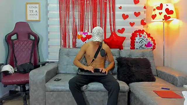 Snapshot of jose_sexycumm chatting on February 13, 7:31 pm jose sexycumm online show from February 13, 7:31 pm