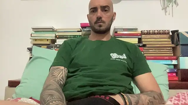 alessandromori91 online show from April 22, 9:08 pm