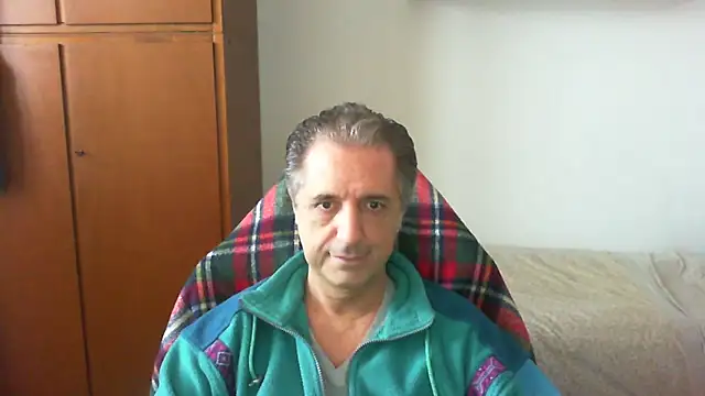 lliuk70mi online show from April 24, 3:25 pm