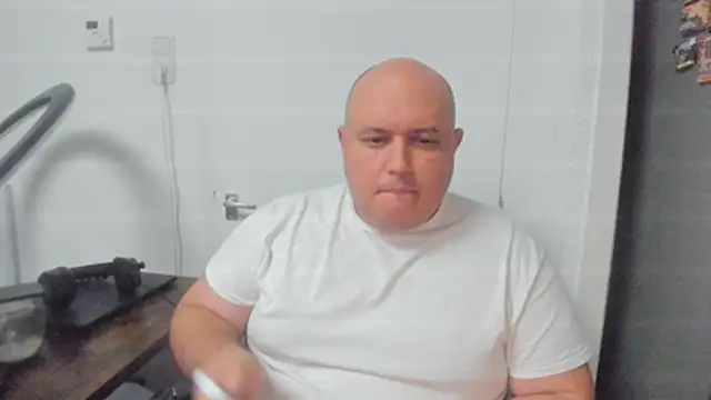 BigromeoXX online show from November 18, 8:12 pm