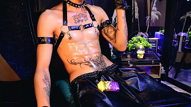 Snapshot of DemonKush-- chatting on October 12, 7:24 am DemonKush-- online show from October 12, 7:24 am