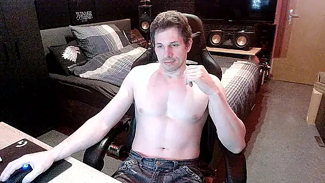 dreamwallker21 online show from April 10, 7:10 pm