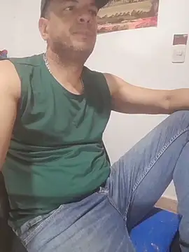 latinmartin73 online show from December 4, 6:15 pm