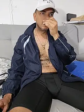 latinmartin73 online show from June 9, 3:08 am