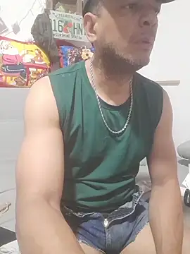 latinmartin73 online show from December 5, 6:59 pm