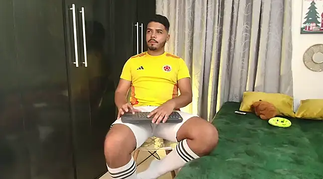 thiagowes online show from December 20, 3:25 am