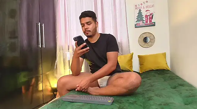 thiagowes online show from December 9, 9:33 pm