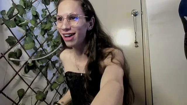 vodkadelulo online show from April 23, 6:29 am