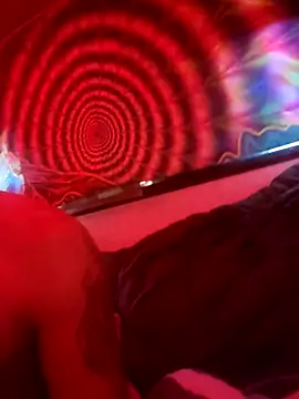 LargeDominoes online show from April 26, 4:15 pm