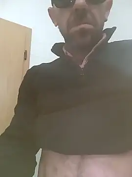 jonyfree1978 online show from December 9, 1:57 pm