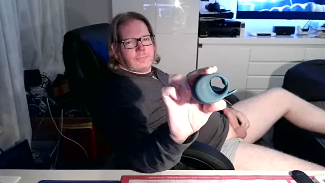 Snapshot of VSteph chatting on October 17, 7:51 pm VSteph online show from October 17, 7:51 pm