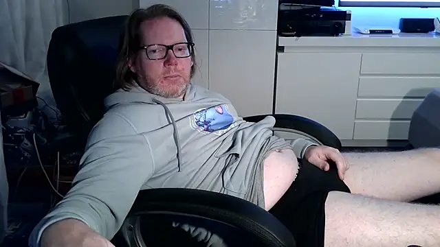 Snapshot of VSteph chatting on October 3, 10:15 pm VSteph online show from October 3, 10:15 pm