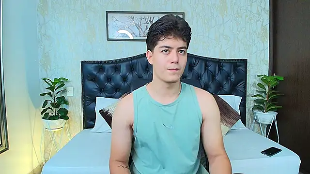MaxxiCruz online show from October 2, 3:54 am